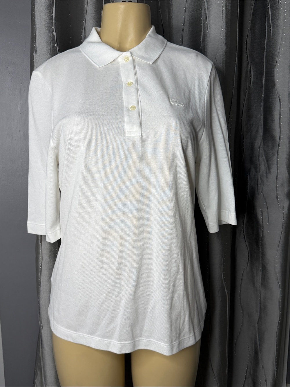 LACOSTE  Slim Fit  Women’s Sz 44 Classic White Polo Top NWT